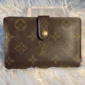 Louis Vuitton LV Monogram Kiss Lock Wallet